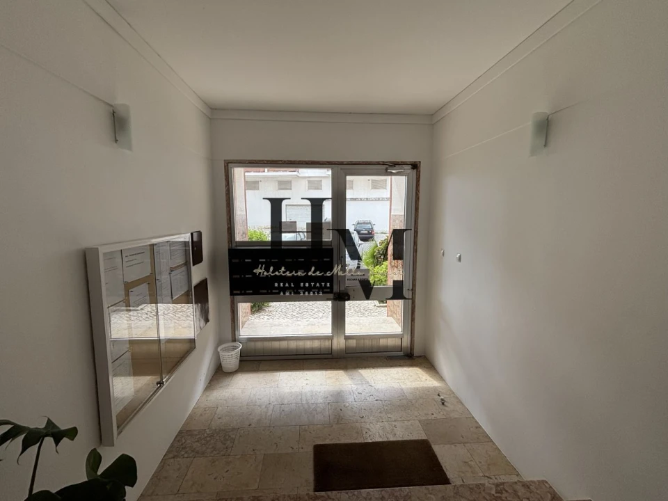 Apartamento T2 para Venda em Carcavelos e Parede Foto 13