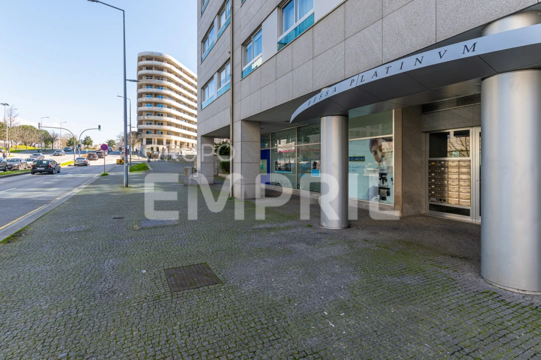 Apartamento T2 para Arrendamento em Ramalde Foto 3