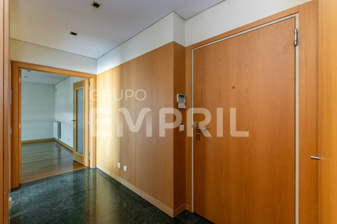 Apartamento T2 para Arrendamento em Ramalde Foto 7