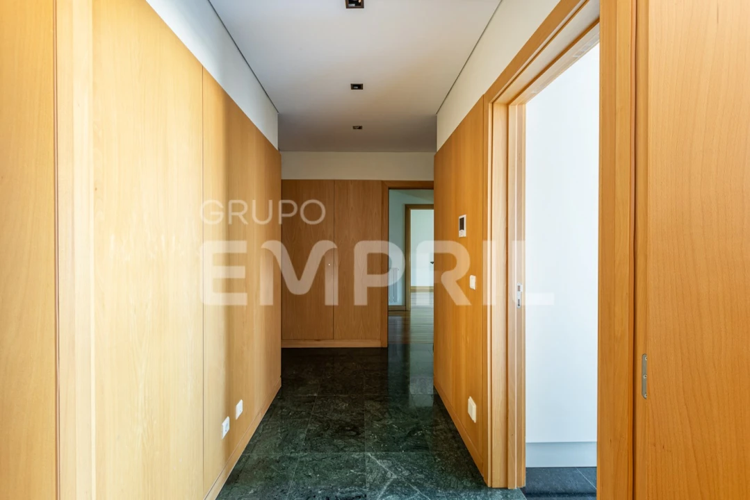 Apartamento T2 para Arrendamento em Ramalde Foto 9