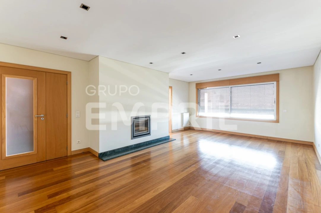 Apartamento T2 para Arrendamento em Ramalde Foto 1