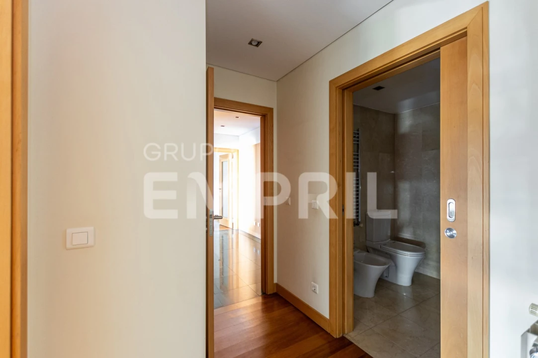 Apartamento T2 para Arrendamento em Ramalde Foto 21