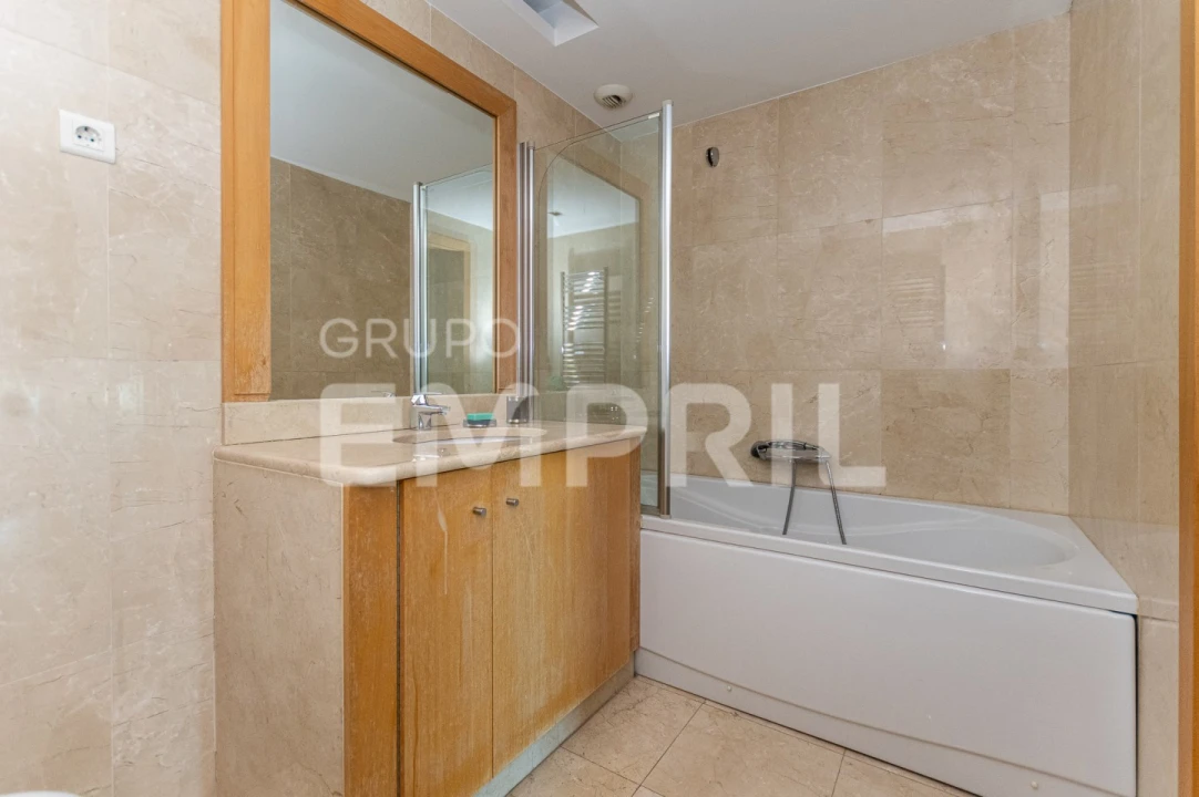 Apartamento T2 para Arrendamento em Ramalde Foto 26