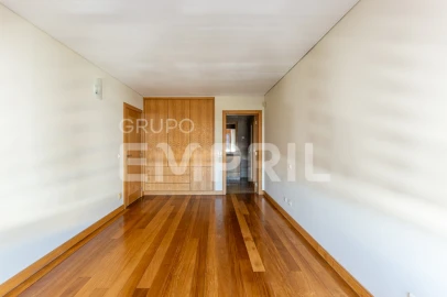 Apartamento T2 para Arrendamento em Ramalde