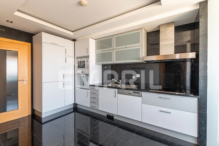 Apartamento T2 para Arrendamento em Ramalde Foto 13