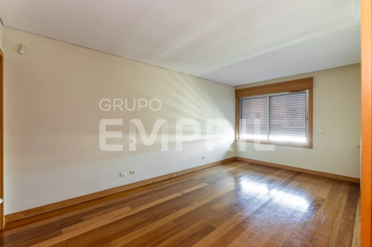 Apartamento T2 para Arrendamento em Ramalde Foto 24
