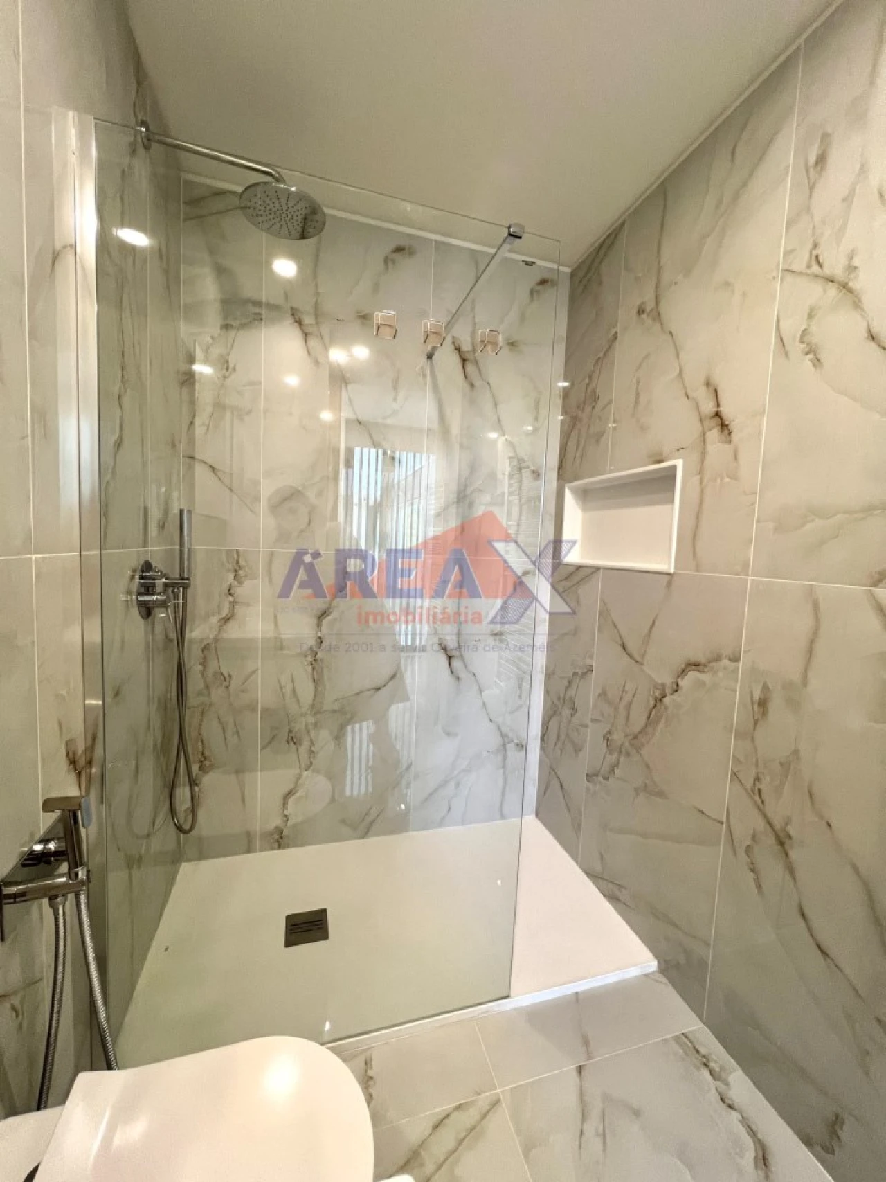 Apartamento T1 para Venda em São João da Madeira Foto 14