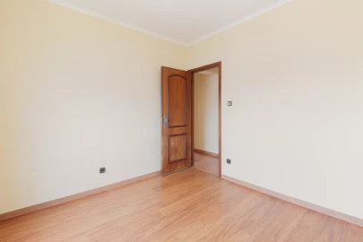 Apartamento T3 para Venda em Loures