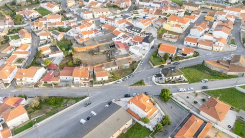 Moradia T3 para Venda em Serra D'El-Rei