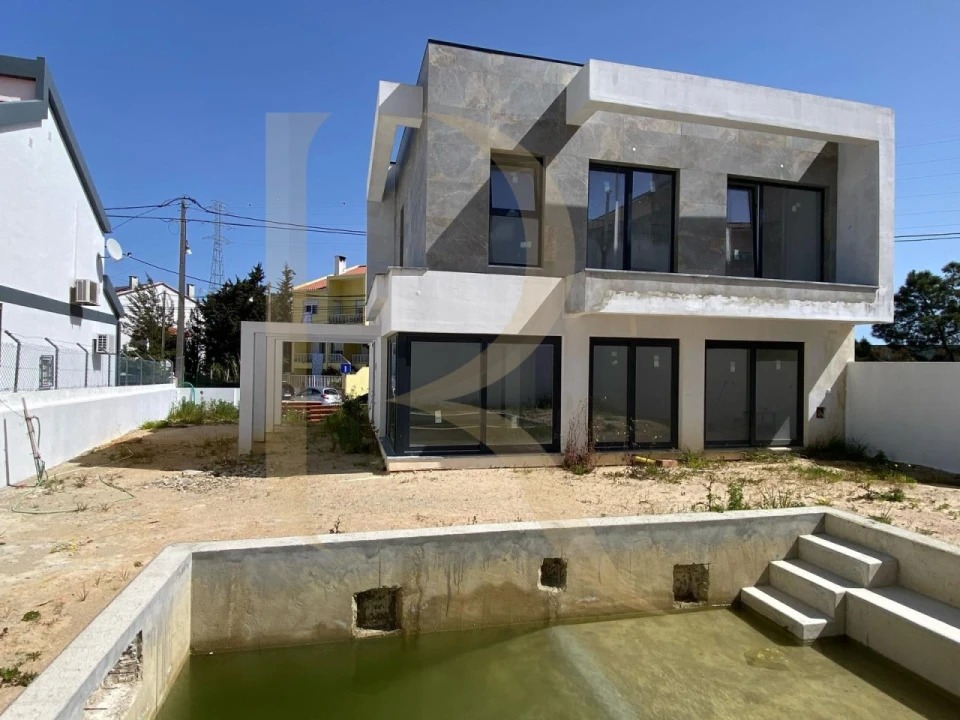 Moradia T4 para Venda em Charneca de Caparica e Sobreda Foto 36