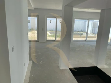 Moradia T4 para Venda em Charneca de Caparica e Sobreda