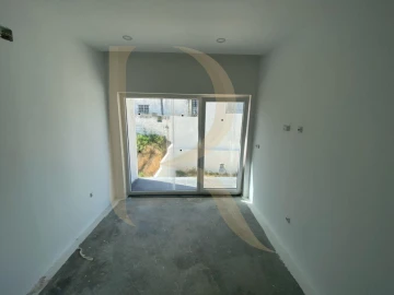 Moradia T4 para Venda em Charneca de Caparica e Sobreda