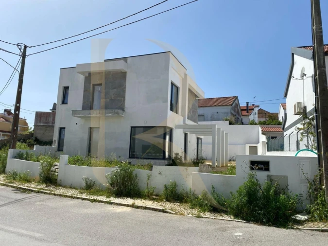 Moradia T4 para Venda em Charneca de Caparica e Sobreda Foto 2