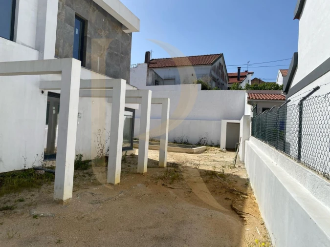 Moradia T4 para Venda em Charneca de Caparica e Sobreda Foto 26