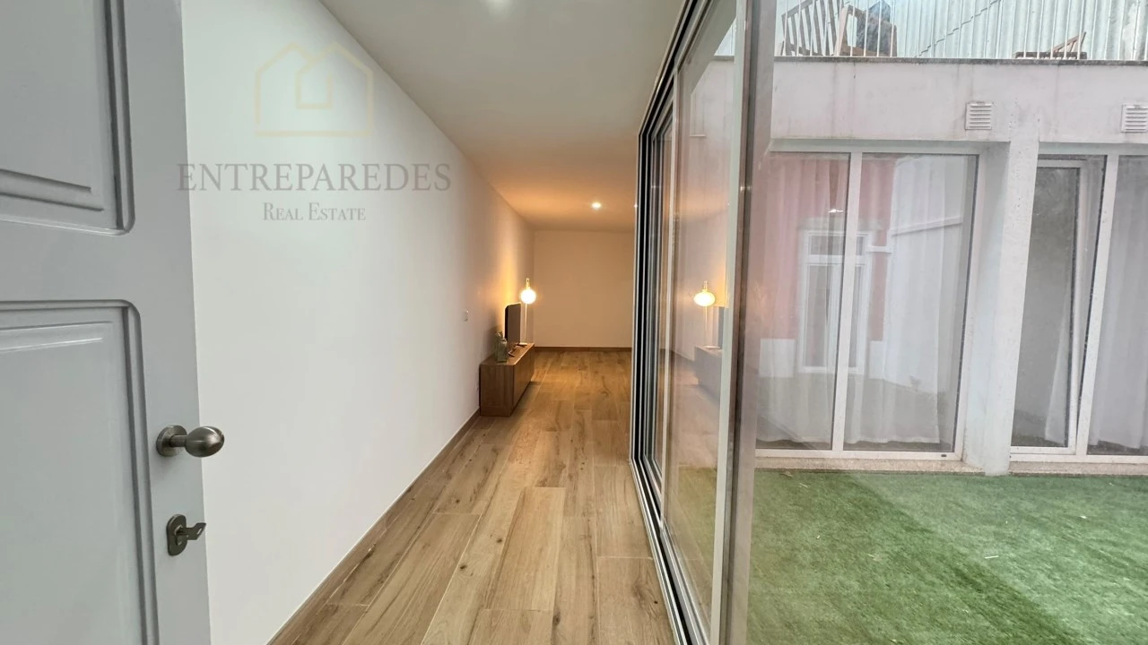 Apartamento T2 para Venda em Cedofeita, Santo Ildefonso, Sé, Miragaia, São Nicolau e Vitória Foto 2