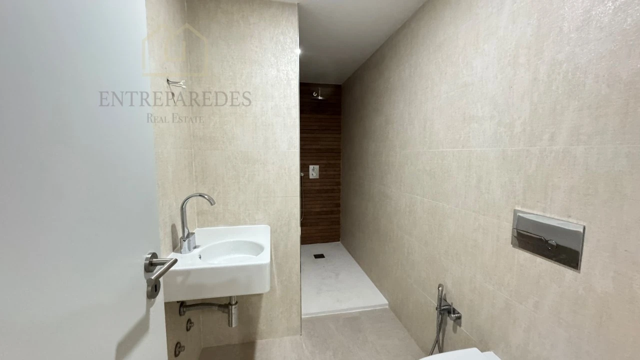 Apartamento T2 para Venda em Cedofeita, Santo Ildefonso, Sé, Miragaia, São Nicolau e Vitória Foto 24