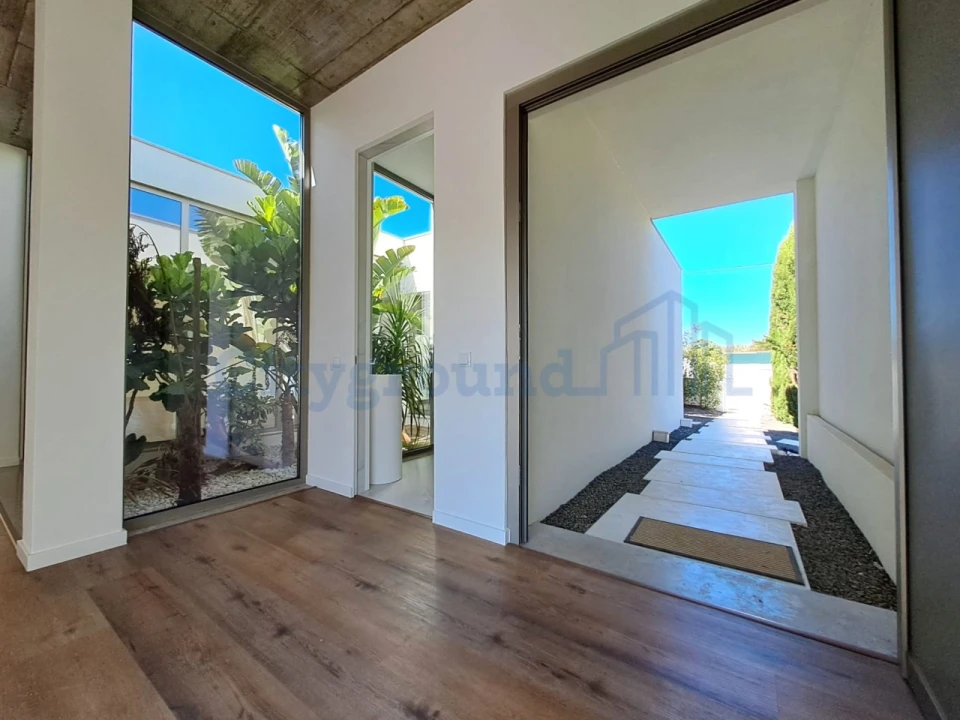 Moradia T4 para Venda em Atouguia da Baleia Foto 4