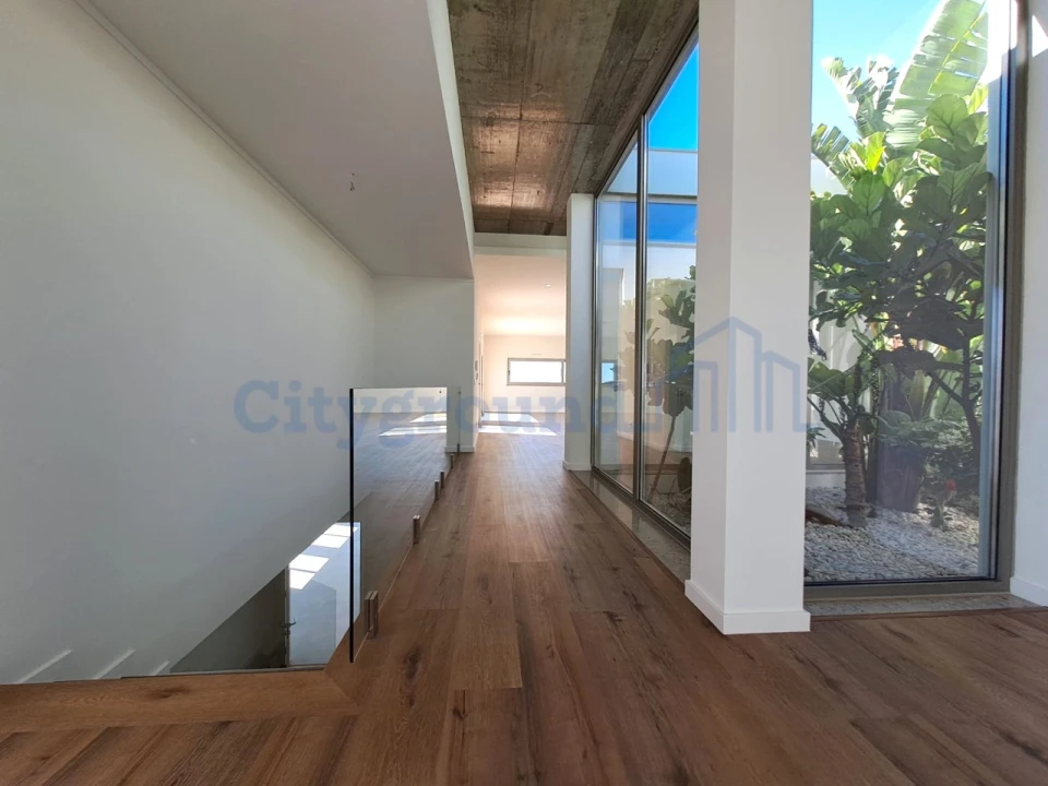 Moradia T4 para Venda em Atouguia da Baleia Foto 9