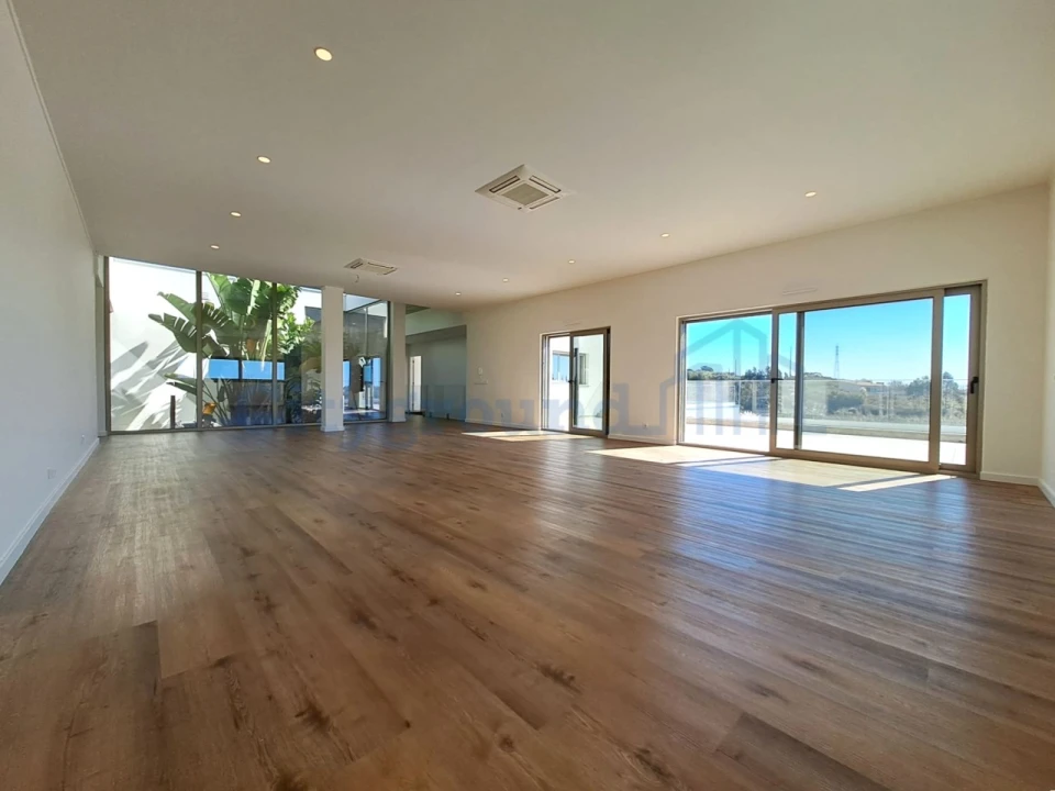 Moradia T4 para Venda em Atouguia da Baleia Foto 12