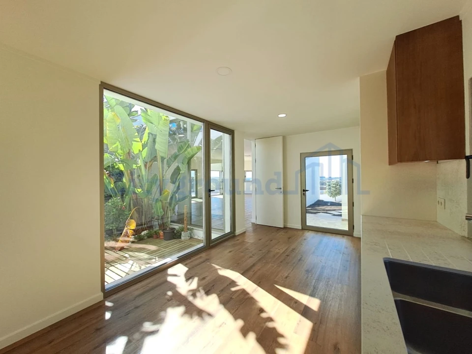 Moradia T4 para Venda em Atouguia da Baleia Foto 15