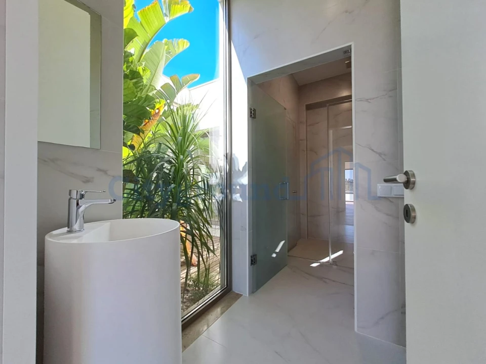 Moradia T4 para Venda em Atouguia da Baleia Foto 17