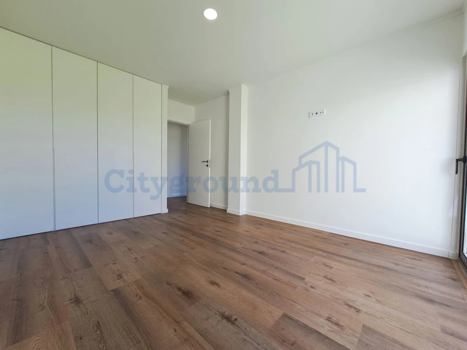 Moradia T4 para Venda em Atouguia da Baleia Foto 27