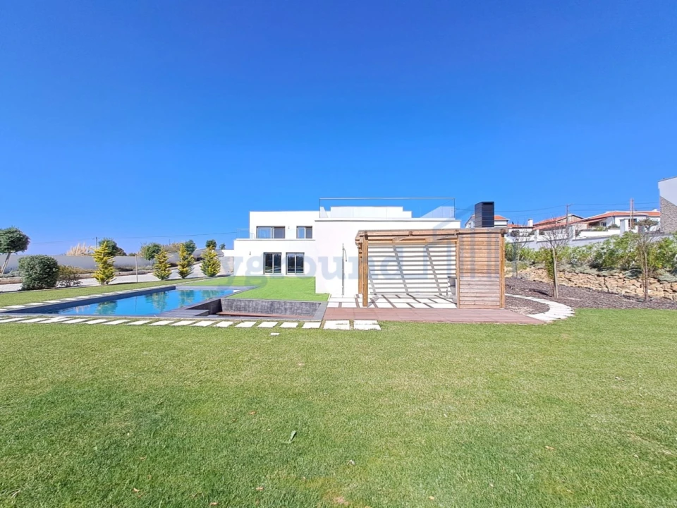 Moradia T4 para Venda em Atouguia da Baleia Foto 36