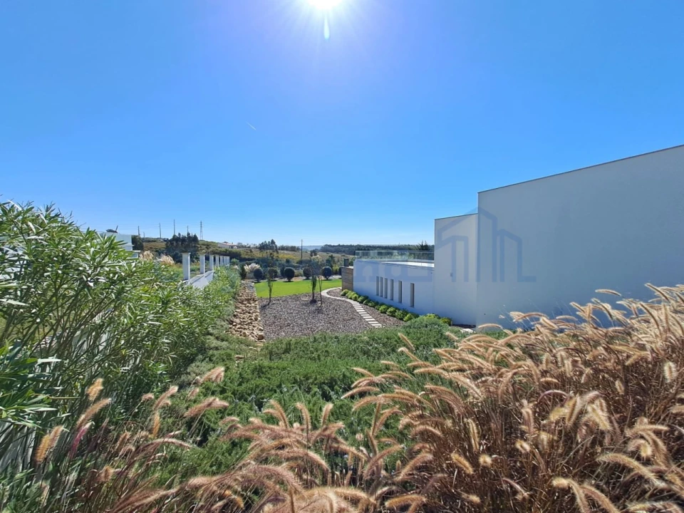 Moradia T4 para Venda em Atouguia da Baleia Foto 41