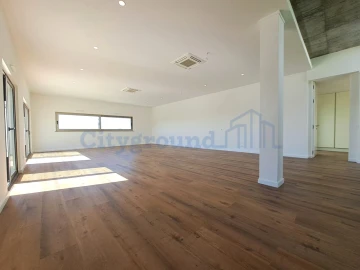 Moradia T4 para Venda em Atouguia da Baleia