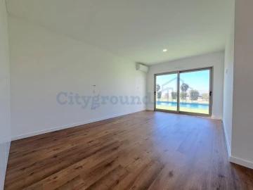 Moradia T4 para Venda em Atouguia da Baleia