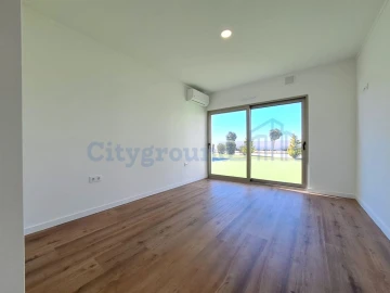 Moradia T4 para Venda em Atouguia da Baleia