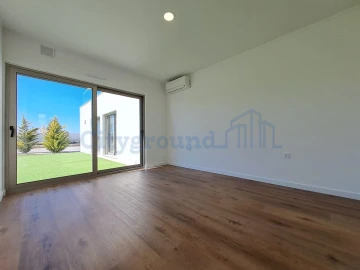 Moradia T4 para Venda em Atouguia da Baleia