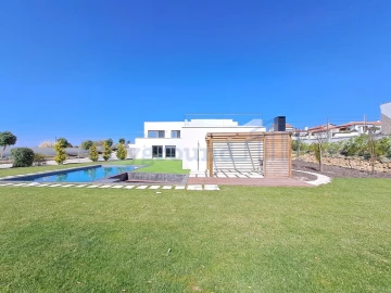 Moradia T4 para Venda em Atouguia da Baleia