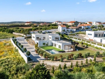 Moradia T4 para Venda em Atouguia da Baleia