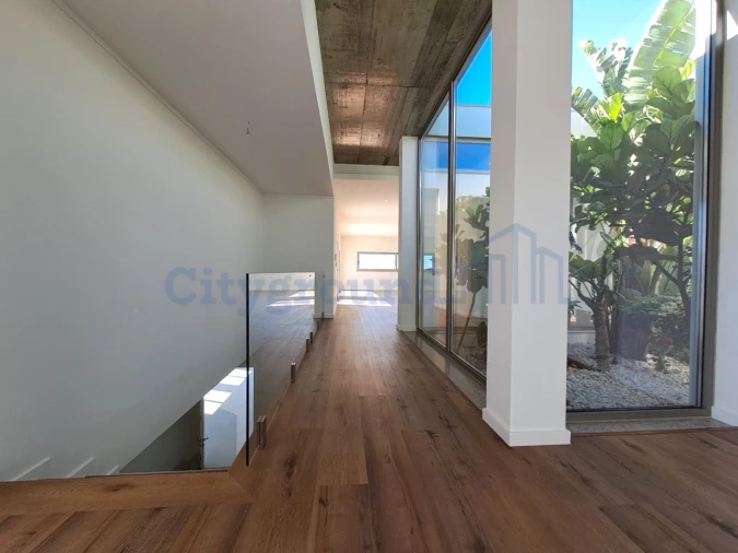 Moradia T4 para Venda em Atouguia da Baleia Foto 9