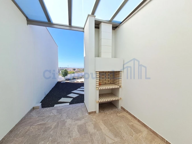 Moradia T4 para Venda em Atouguia da Baleia Foto 16