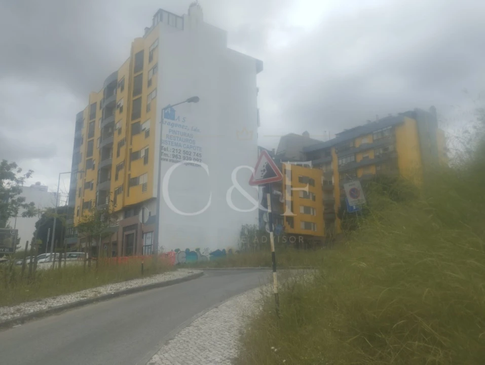 Apartamento T3 para Venda em Laranjeiro e Feijó Foto 7