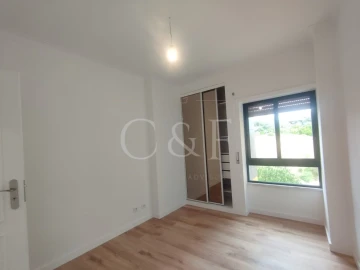 Apartamento T3 para Venda em Laranjeiro e Feijó