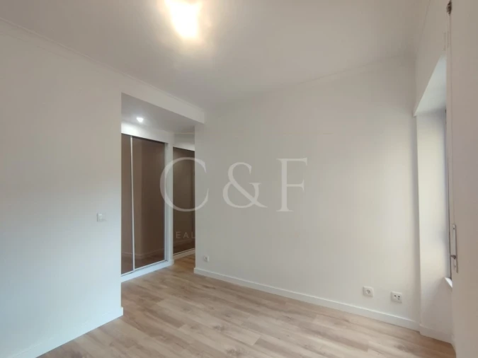 Apartamento T3 para Venda em Laranjeiro e Feijó Foto 17