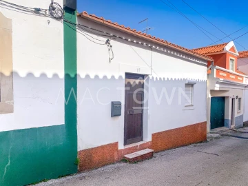 Moradia T2 para Venda em Alcanena e Vila Moreira