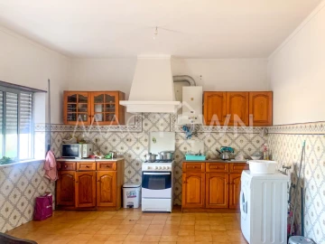 Moradia T2 para Venda em Alcanena e Vila Moreira