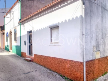 Moradia T2 para Venda em Alcanena e Vila Moreira