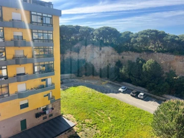 Apartamento T3 para Venda em Laranjeiro e Feijó
