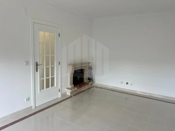 Apartamento T3 para Venda em Laranjeiro e Feijó