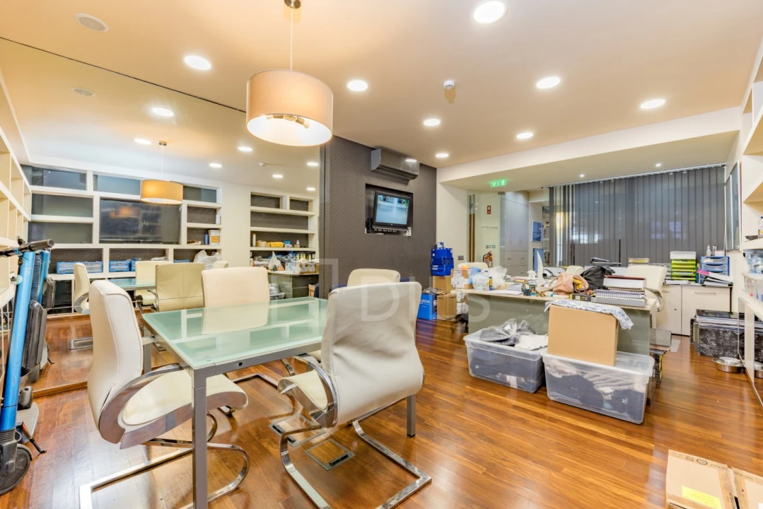 Loja para Venda em Quarteira Foto 9