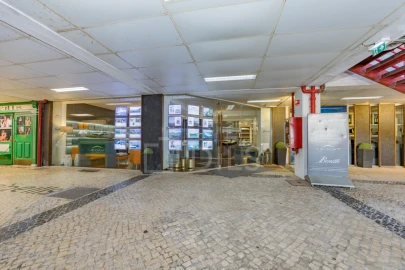 Loja para Venda em Quarteira