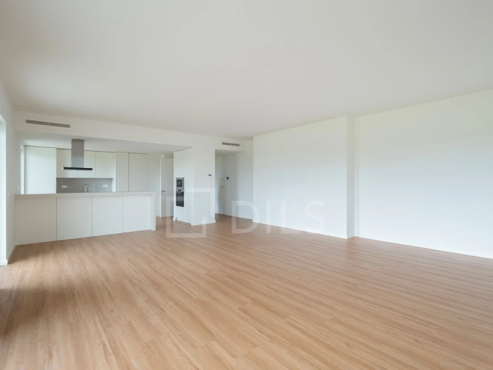 Apartamento T3 para Arrendamento em Lumiar Foto 3