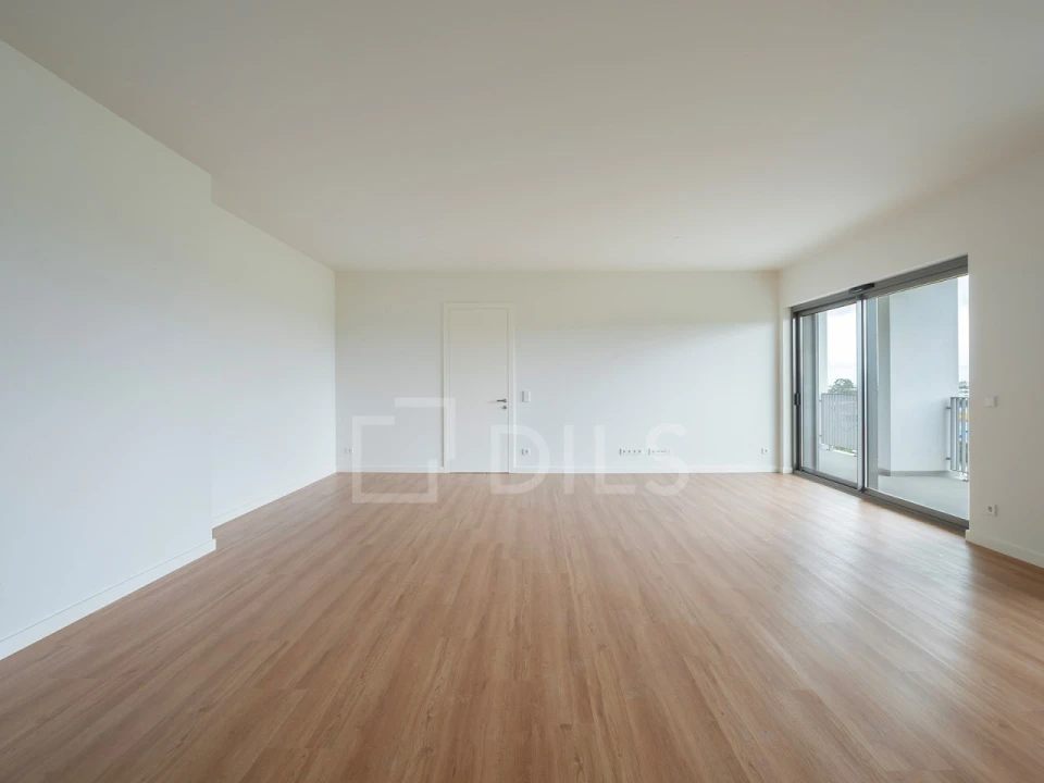 Apartamento T3 para Arrendamento em Lumiar Foto 4