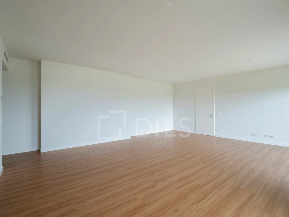 Apartamento T3 para Arrendamento em Lumiar Foto 16