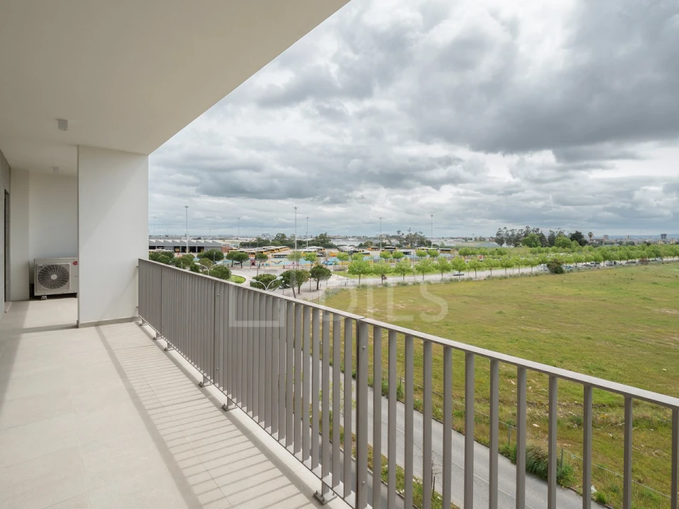 Apartamento T3 para Arrendamento em Lumiar Foto 10